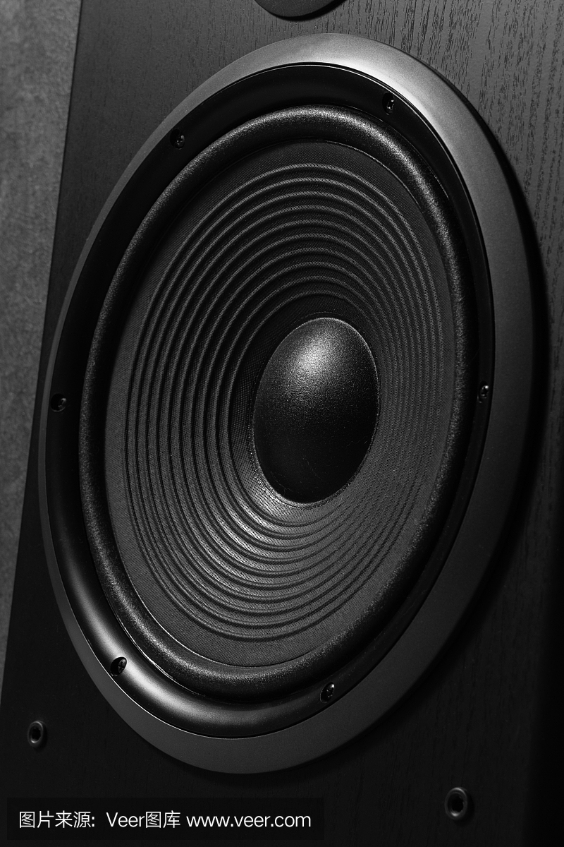 近距離播放高保真黑色揚聲器。專業(yè)音響設備